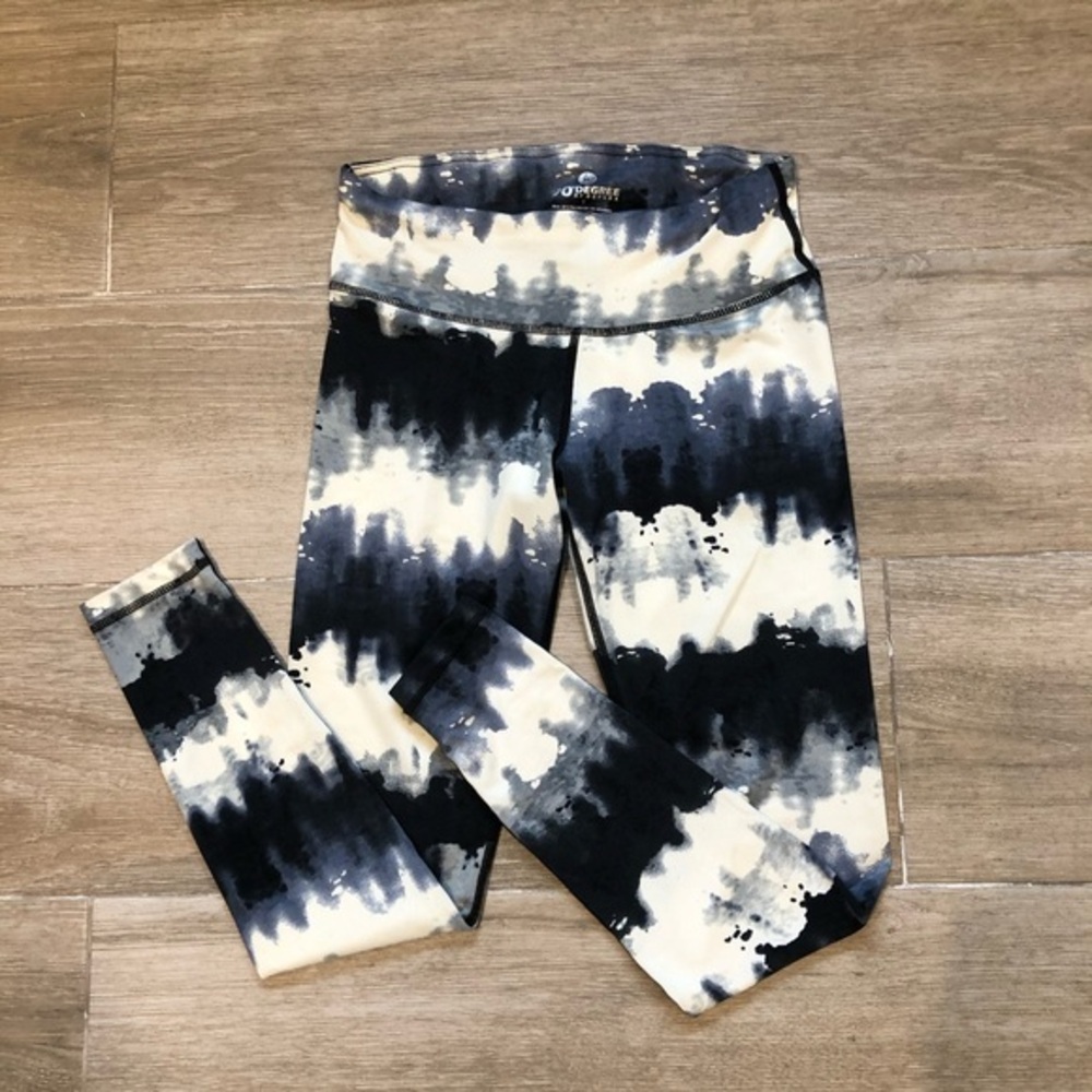 90 * DEGREE leggings